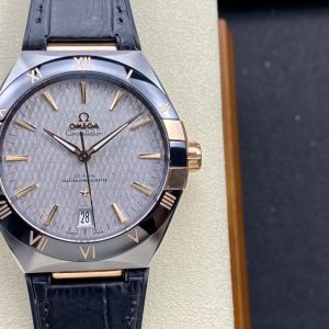 SBF VS Omega New Release - All-New Fifth Generation Constellation Series - 41mm 1. Genuine black ceramic bezel, not those electroplated versions flooding the market. 2. 41mm case size, effortlessly blending casual and business styles—versatile for any occasion. 3. Exclusive 8900 in-house movement, renowned for stable timekeeping, superior quality, and minimal servicing needs. The finest iteration of the new Omega Constellation—truly worthy of your collection.